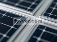 Topologi Antarmuka dan Dinamika Pembasahan Ikatan yang Diinduksi Laser Antara Aluminium Foil dan Pasivasi Silikon Nitrida dalam Sel Surya